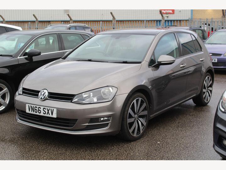 Volkswagen Golf 1.6 TDI BlueMotion Tech GT Edition Euro 6 (s/s) 5dr Volkswagen Golf 1.6 TDI BlueMotion Tech GT Edition Euro 6 (s/s) 5dr