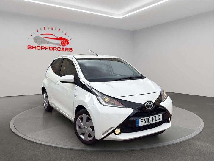 Toyota AYGO 1.0 VVT-i X-pression X-wave Euro 5 5dr Euro 5 Toyota AYGO 1.0 VVT-i X-pression X-wave Euro 5 5dr Euro 5