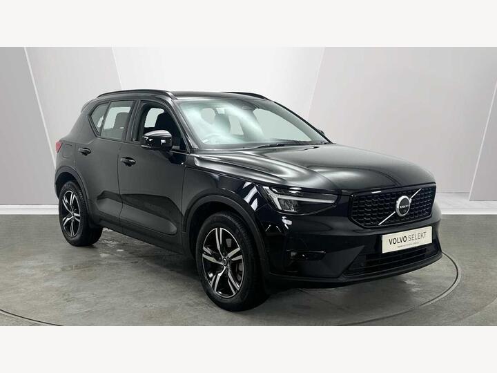 Volvo XC40 2.0 B3 MHEV Plus Dark DCT Auto Euro 6 (s/s) 5dr