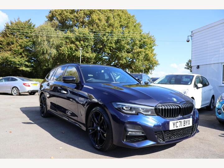 BMW 3 Series 2.0 330e 12kWh M Sport Pro Edition Touring Auto Euro 6 (s/s) 5dr BMW 3 Series 2.0 330e 12kWh M Sport Pro Edition Touring Auto Euro 6 (s/s) 5dr