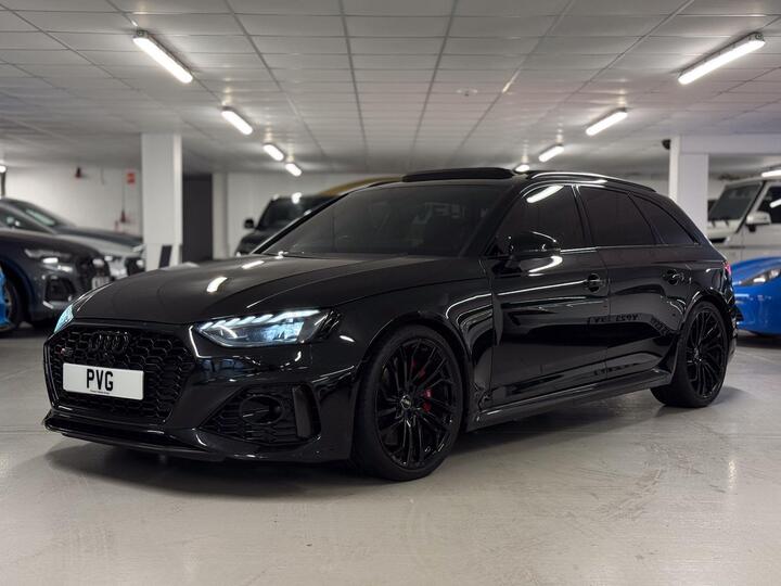 Audi RS4 Avant 2.9 TFSI V6 Carbon Black Tiptronic Quattro Euro 6 (s/s) 5dr Audi RS4 Avant 2.9 TFSI V6 Carbon Black Tiptronic Quattro Euro 6 (s/s) 5dr