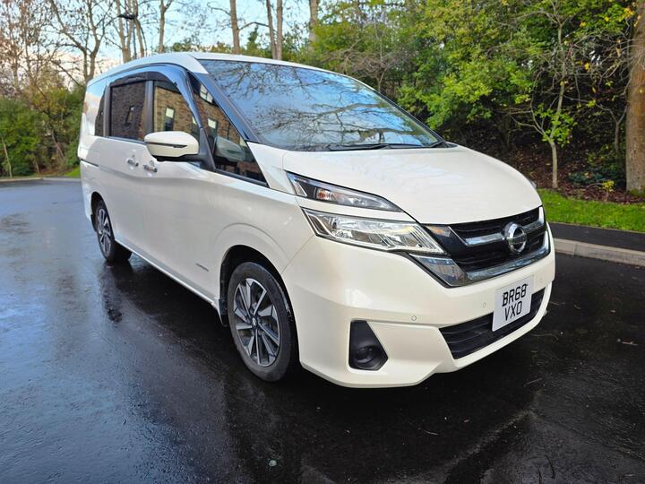 Nissan Serena 2.0 E-Power Hybrid CVT 5dr