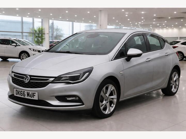 Vauxhall Astra 1.6 CDTi BlueInjection SRi Euro 6 (s/s) 5dr Vauxhall Astra 1.6 CDTi BlueInjection SRi Euro 6 (s/s) 5dr