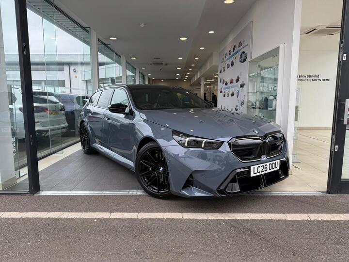 BMW M5 4.4 22.1kWh Touring Steptronic XDrive Euro 6 (s/s) 5dr
