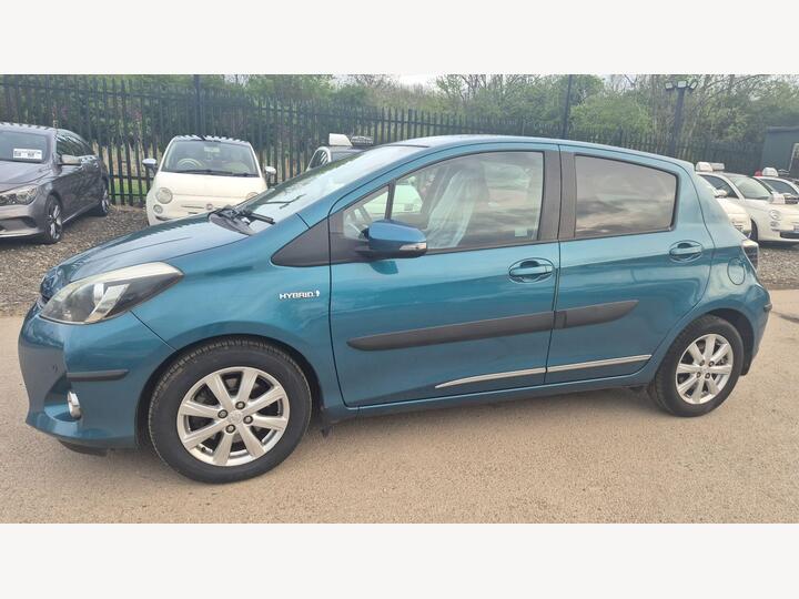 Toyota Yaris 1.5 VVT-h Icon Plus CVT Euro 5 5dr