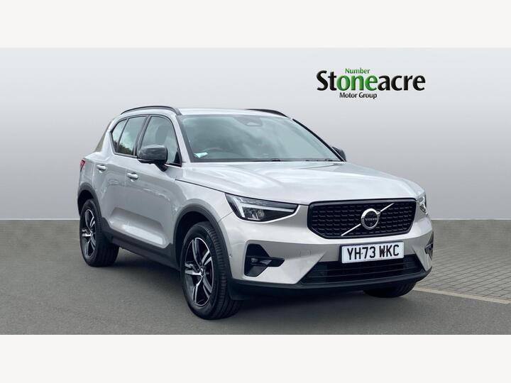 Volvo XC40 2.0 B3 MHEV Plus Dark DCT Auto Euro 6 (s/s) 5dr