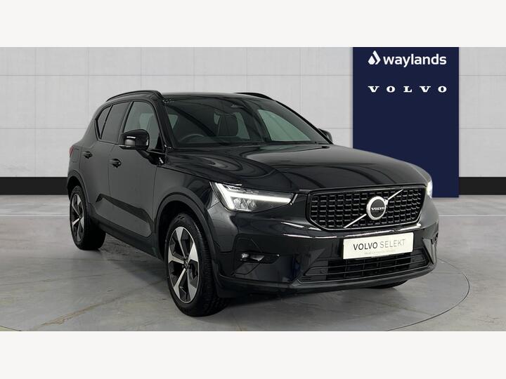 Volvo XC40 2.0 B3 MHEV Plus Dark DCT Auto Euro 6 (s/s) 5dr