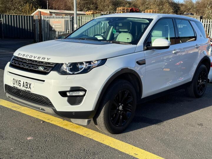 Land Rover Discovery Sport 2.0 TD4 SE Tech 4WD Euro 6 (s/s) 5dr Land Rover Discovery Sport 2.0 TD4 SE Tech 4WD Euro 6 (s/s) 5dr