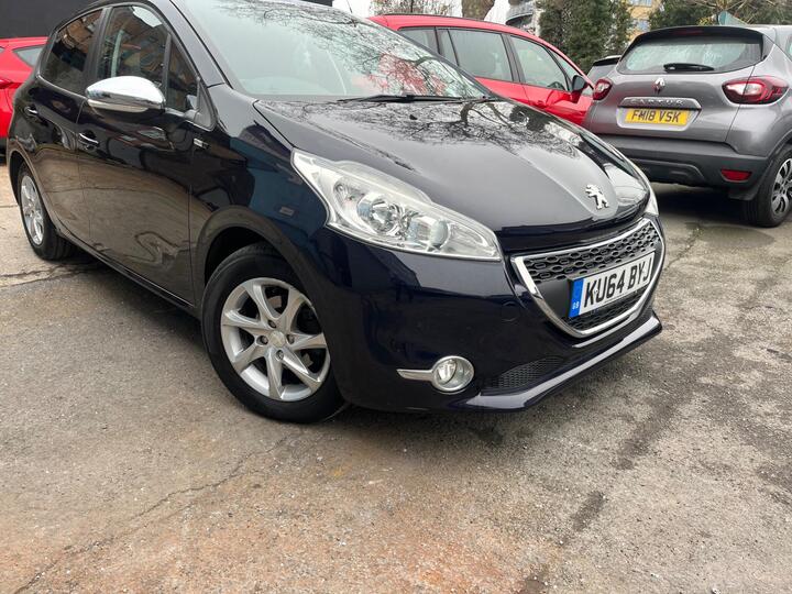 Peugeot 208 1.2 VTi Style Euro 5 5dr