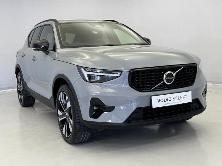 Volvo XC40 2.0 B4 MHEV Ultra Dark DCT Auto Euro 6 (s/s) 5dr