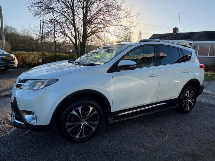 Toyota RAV4 2.2 D-4D Invincible 4WD Euro 5 5dr