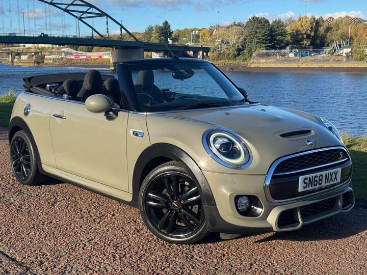 MINI CONVERTIBLE 2.0 Cooper S Steptronic Euro 6 (s/s) 2dr MINI CONVERTIBLE 2.0 Cooper S Steptronic Euro 6 (s/s) 2dr