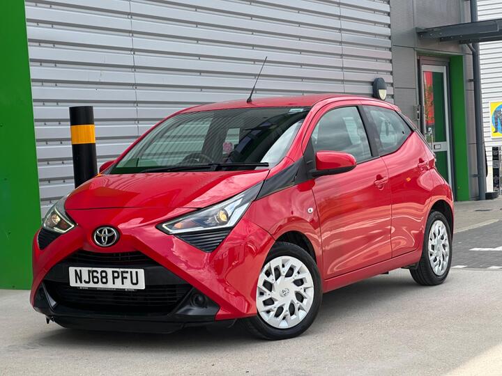 Toyota AYGO 1.0 VVT-i X-play X-shift Euro 6 5dr