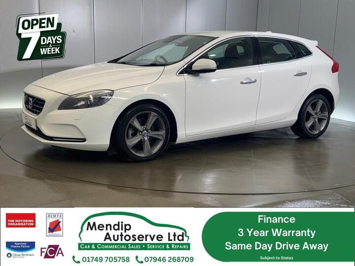Volvo V40 1.6 T4 SE Lux Hatchback 5dr Petrol Auto Euro 5 (s/s) (180 Ps)
