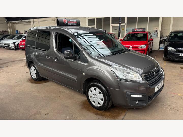 Peugeot Partner Tepee 1.6 BlueHDi Active ETG Euro 6 (s/s) 5dr Peugeot Partner Tepee 1.6 BlueHDi Active ETG Euro 6 (s/s) 5dr