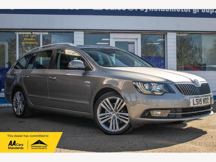 Skoda SUPERB 2.0 TDI Elegance DSG 4WD Euro 5 (s/s) 5dr