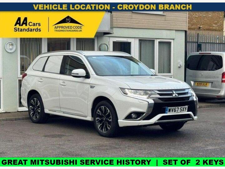 Mitsubishi OUTLANDER 2.0 12kWh Juro CVT 4WD Euro 6 (s/s) 5dr Mitsubishi OUTLANDER 2.0 12kWh Juro CVT 4WD Euro 6 (s/s) 5dr