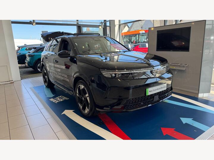 Vauxhall Grandland Electric 73kWh Ultimate Auto 5dr