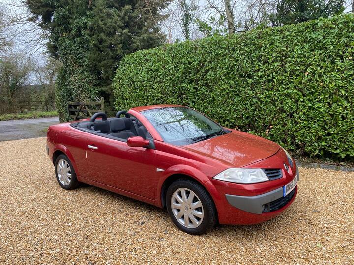 Renault Megane 2.0 VVT Dynamique 2dr Renault Megane 2.0 VVT Dynamique 2dr