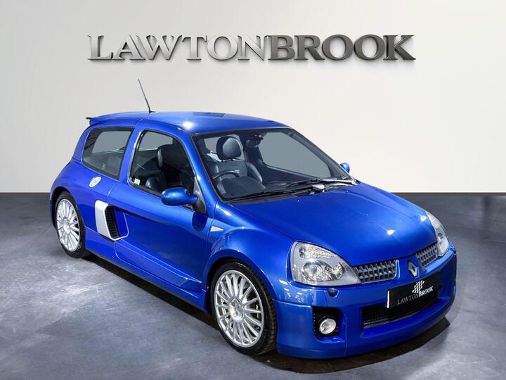 Renault Clio 3.0 V6 Sport 3dr
