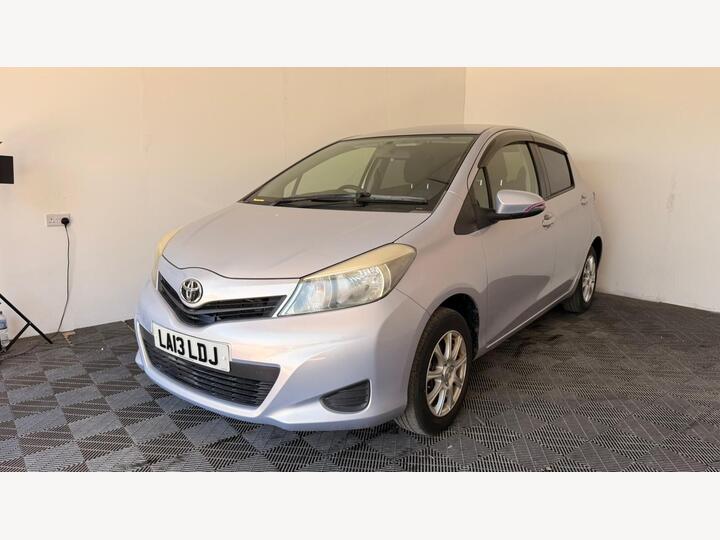 Toyota Yaris 1.0 Dual VVT-i TR Multidrive S Euro5 5dr