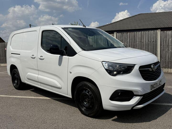 Vauxhall COMBO 1.5 Turbo D 2300 Pro Panel Van 6dr Diesel Manual L2 H1 Euro 6 (s/s) (100 Ps)