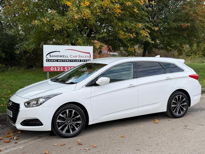 Hyundai I40 1.7 CRDi Blue Drive SE Nav Tourer DCT Euro 6 (s/s) 5dr Hyundai I40 1.7 CRDi Blue Drive SE Nav Tourer DCT Euro 6 (s/s) 5dr