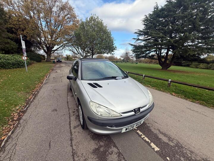 Peugeot 206 1.4 LX 3dr (electric Sunroof) Peugeot 206 1.4 LX 3dr (electric Sunroof)