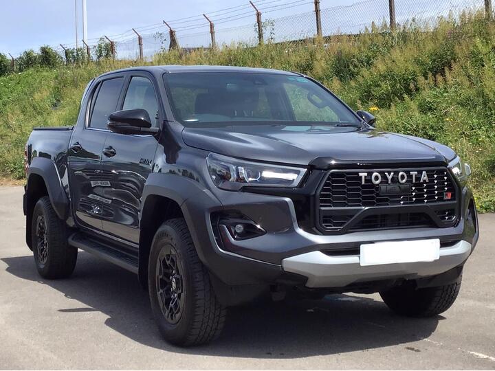 Toyota Hilux 2.8 D-4D GR SPORT II Pickup Double Cab Toyota Hilux 2.8 D-4D GR SPORT II Pickup Double Cab