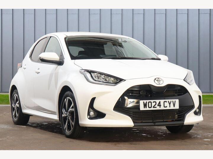Toyota Yaris 1.5 VVT-h Design E-CVT Euro 6 (s/s) 5dr Toyota Yaris 1.5 VVT-h Design E-CVT Euro 6 (s/s) 5dr