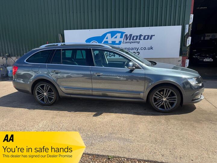 Skoda Superb 2.0 TDI Outdoor Plus 4WD Euro 5 5dr