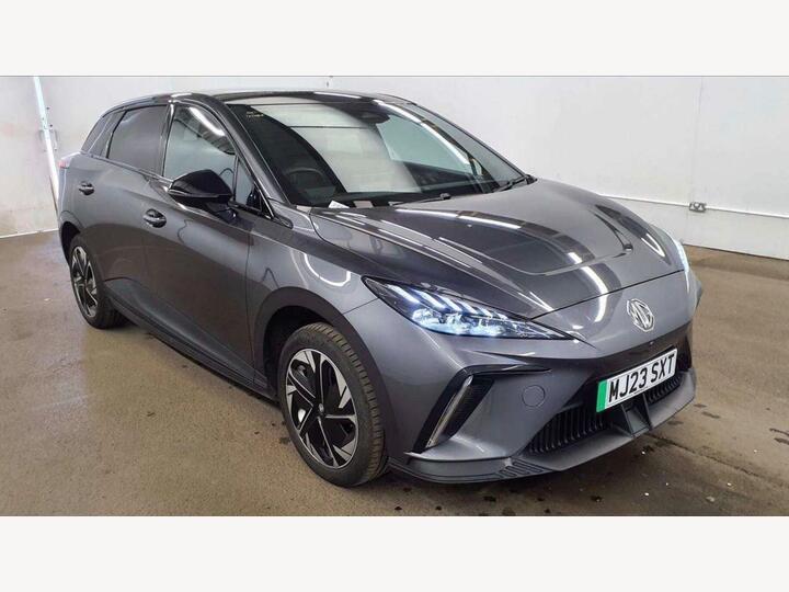 MG MG4 64kWh Trophy Long Range Auto 5dr