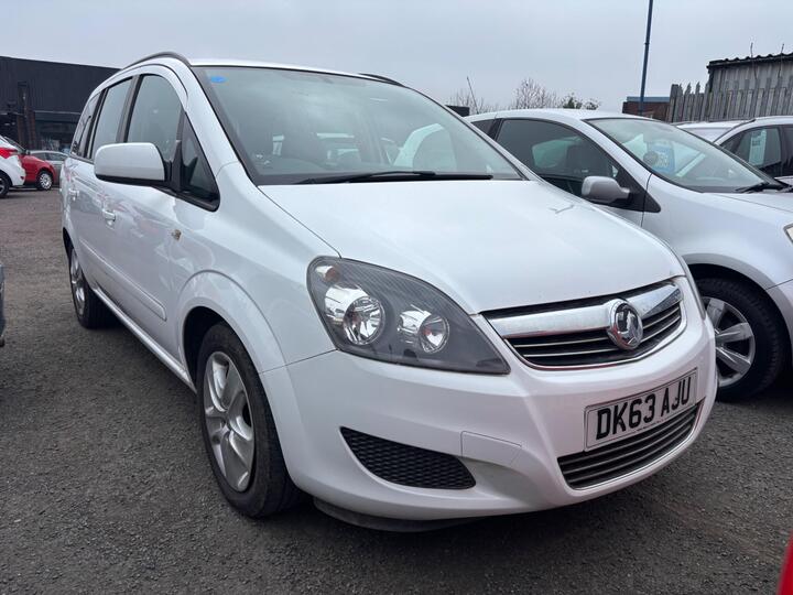 Vauxhall Zafira 1.6 16V Exclusiv Euro 5 5dr Vauxhall Zafira 1.6 16V Exclusiv Euro 5 5dr