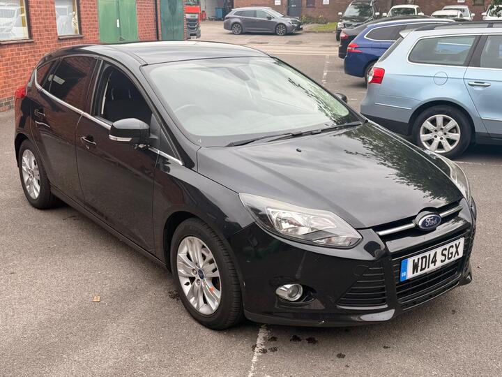 Ford Focus 1.0T EcoBoost Titanium Navigator Euro 5 (s/s) 5dr