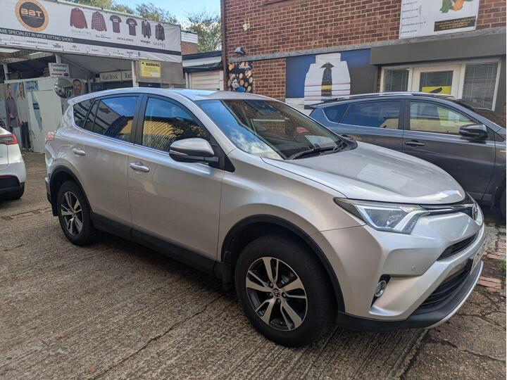 Toyota RAV4 2.0 D-4D Business Edition Euro 6 (s/s) 5dr Toyota RAV4 2.0 D-4D Business Edition Euro 6 (s/s) 5dr