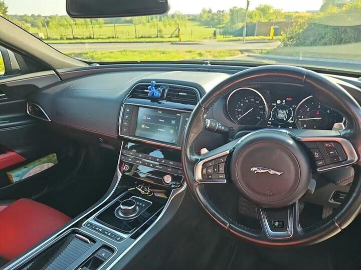 Jaguar XE 2.0d R-Sport Auto Euro 6 (s/s) 4dr
