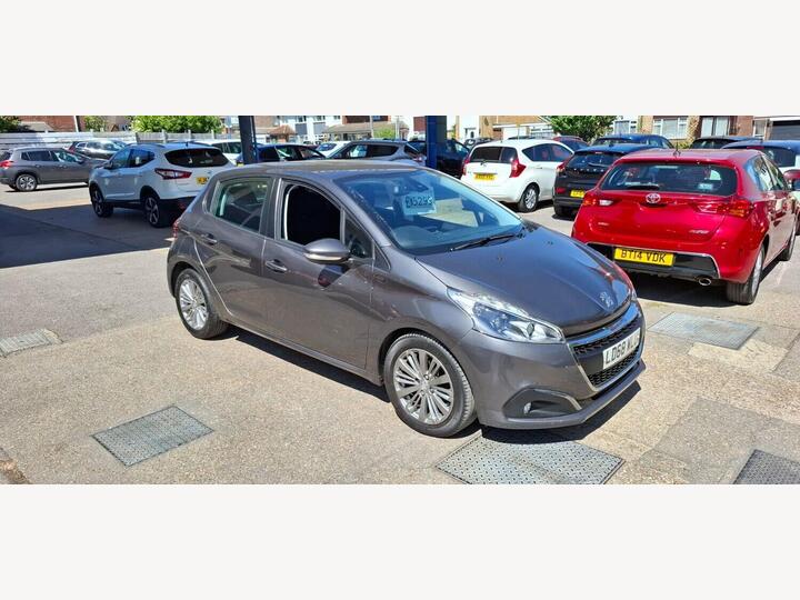 Peugeot 208 1.2 PureTech Signature Euro 6 (s/s) 5dr