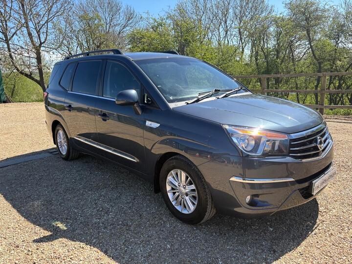 SsangYong Turismo 2.2D EX Euro 6 5dr SsangYong Turismo 2.2D EX Euro 6 5dr