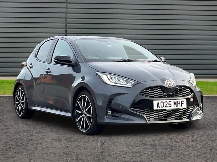 Toyota Yaris 1.5 VVT-h GR SPORT E-CVT Euro 6 (s/s) 5dr Toyota Yaris 1.5 VVT-h GR SPORT E-CVT Euro 6 (s/s) 5dr
