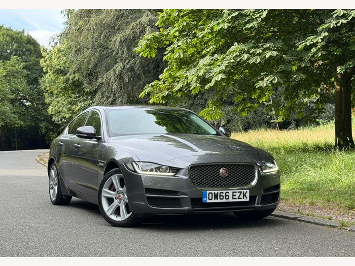 Jaguar XE 2.0d Portfolio Auto AWD Euro 6 (s/s) 4dr