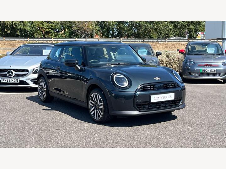 MINI Cooper 1.5C Classic Steptronic Euro 6 (s/s) 3dr