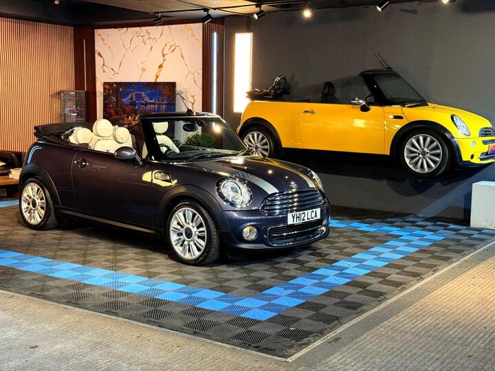 MINI Convertible 1.6 Cooper Euro 5 (s/s) 2dr