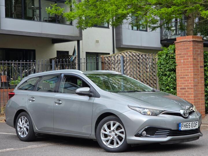 Toyota Auris 1.6 D-4D Business Edition Touring Sports Euro 6 (s/s) 5dr