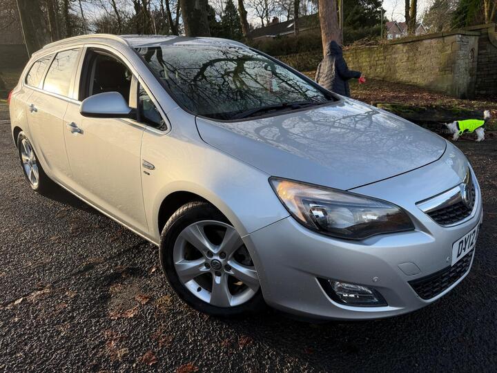 Vauxhall Astra 2.0 CDTi EcoFLEX SRi Sports Tourer Euro 5 (s/s) 5dr Vauxhall Astra 2.0 CDTi EcoFLEX SRi Sports Tourer Euro 5 (s/s) 5dr