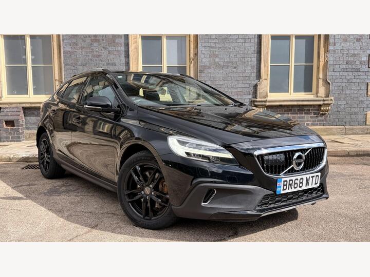 Volvo V40 Cross Country 2.0 D4 Nav Plus Auto Euro 6 (s/s) 5dr