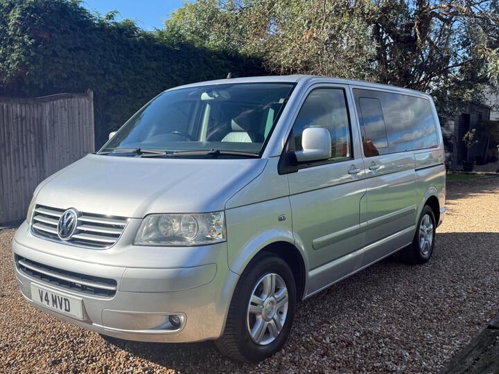 Volkswagen Caravelle 2.5 TDI Pure Drive Executive Tiptronic Euro 4 5dr