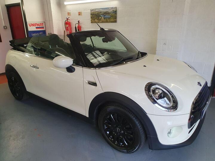 MINI Convertible 1.5 Cooper Classic Euro 6 (s/s) 2dr