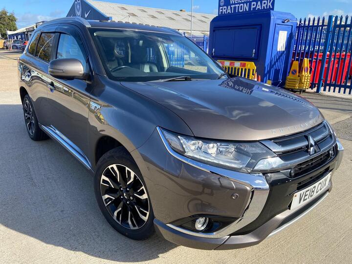 Mitsubishi Outlander 2.0h 12kWh 4hs CVT 4WD Euro 6 (s/s) 5dr Mitsubishi Outlander 2.0h 12kWh 4hs CVT 4WD Euro 6 (s/s) 5dr