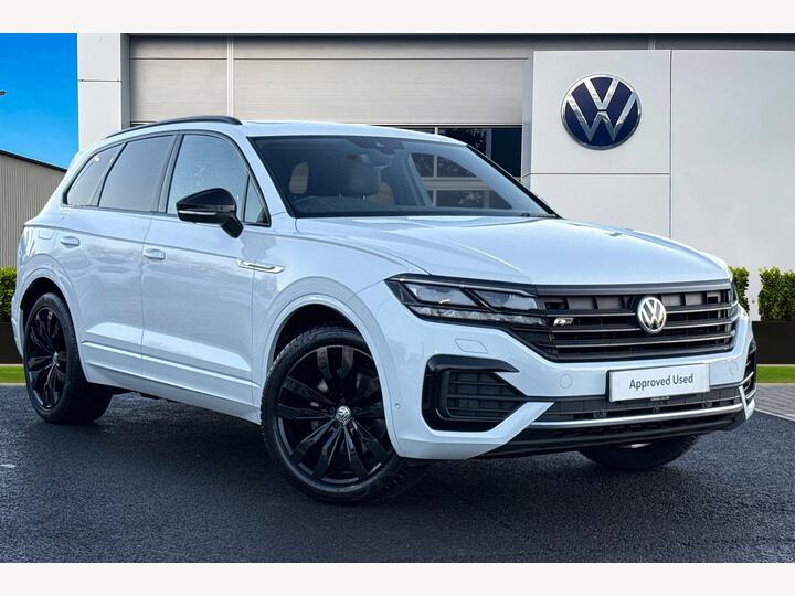 Volkswagen Touareg 3.0 TDI V6 Black Edition Tiptronic 4Motion Euro 6 (s/s) 5dr Volkswagen Touareg 3.0 TDI V6 Black Edition Tiptronic 4Motion Euro 6 (s/s) 5dr