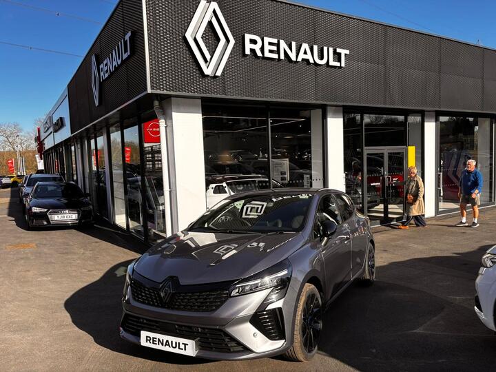 Renault Clio 1.6 E-TECH Iconic Esprit Alpine Auto Euro 6 (s/s) 5dr